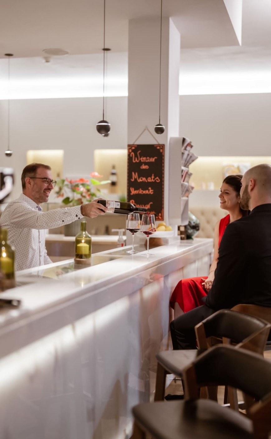 Weinbar mit ausgew&auml;hlten &ouml;sterreichischen Weinen