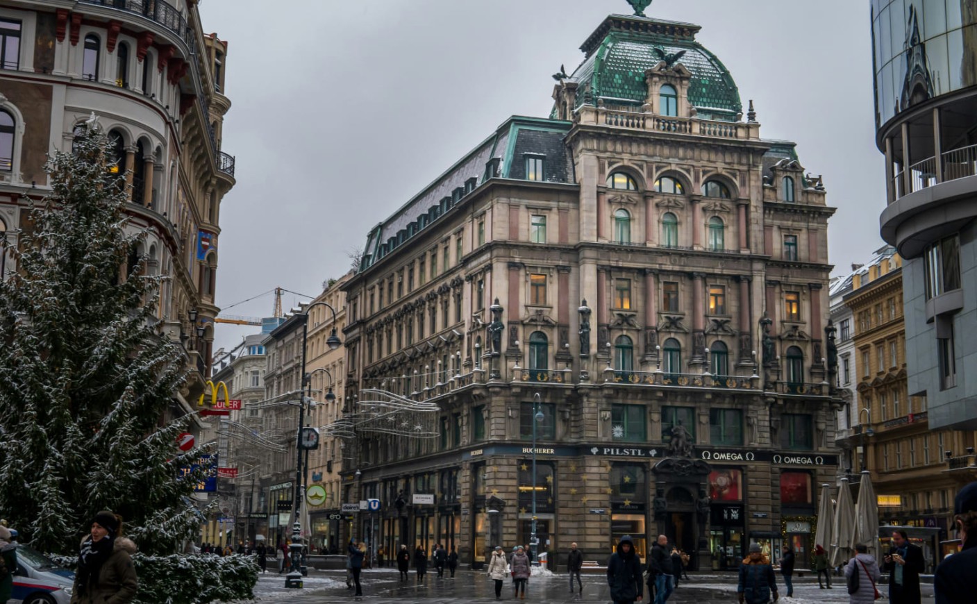 Historische Architektur im Zentrum von Wien &copy; Unsplash, Anton