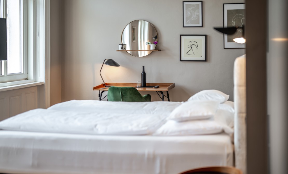 Helles Doppelzimmer mit stilvoller Einrichtung