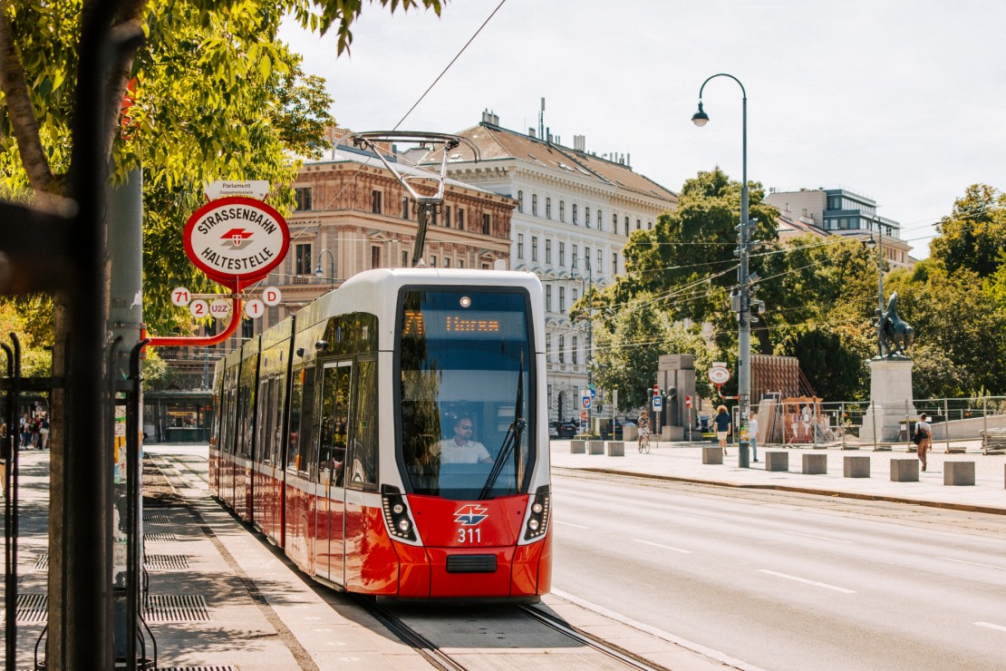Stra&szlig;enbahn-Haltestelle in der N&auml;he des Hotels