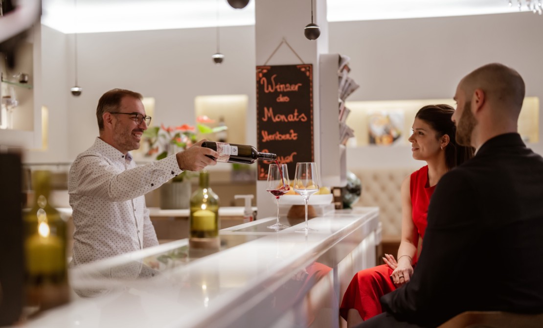 Weinbar mit pers&ouml;nlicher Beratung &ndash; &ouml;sterreichische Weine stilvoll genie&szlig;en
