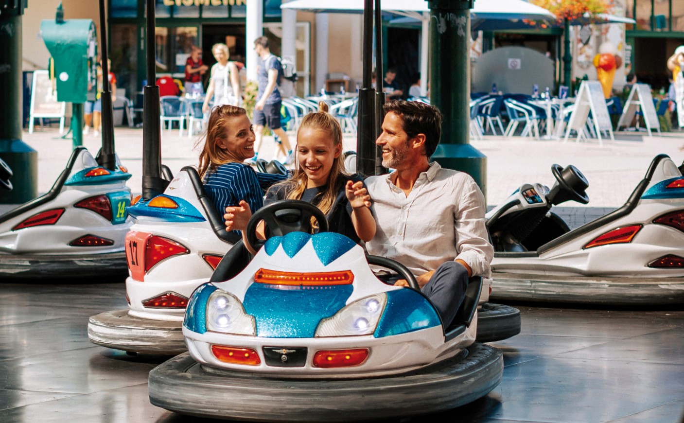 Familienausflug im Wiener Prater mit Autoscooter &copy; WienTourismus/Paul Bauer