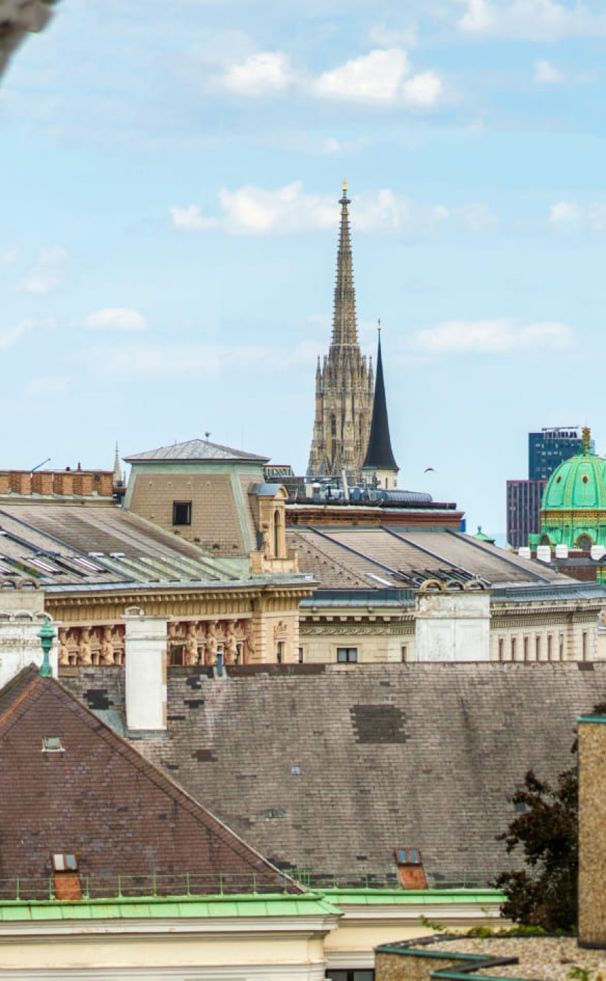 Ausblick &uuml;ber die D&auml;cher Wiens vom Doppelzimmer Superior im Hotel Rathaus